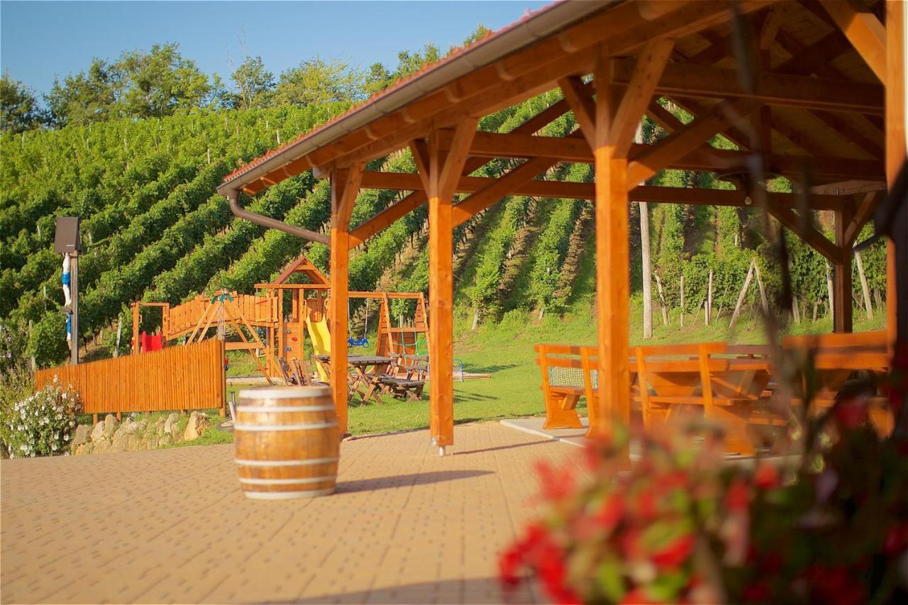 Tourist Farm Apartments Lovrec Jirsovci Exterior foto